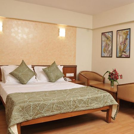 Hotel Abigail Regency Ширді Екстер'єр фото